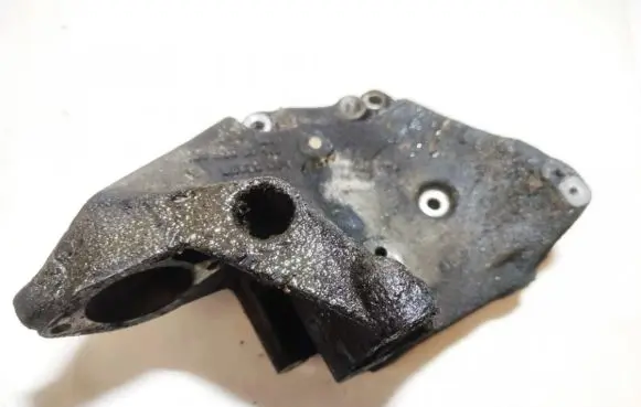 Opel Vectra B Engine mounting bracket 90528681