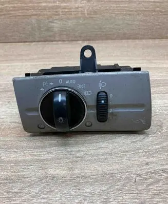 Mercedes-Benz E W211 Light switch 2115450304 04056023
