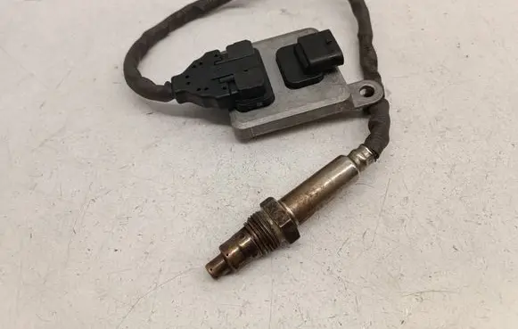 Mercedes-Benz E W212 Lambda probe sensor A0009053403 5WK96681D 0009053403