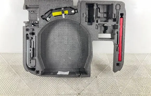 Audi TT TTS Mk2 Tool set 8J0864501F 8J0864501K