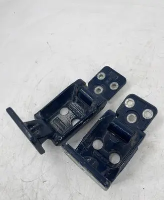Mercedes-Benz Sprinter W906 Rear door lower hinge A9067400637 A9067400437