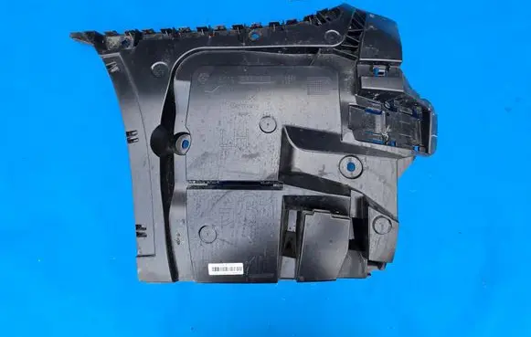 BMW 5 G30 G31 G38 Bumper support mounting bracket corner 7387315