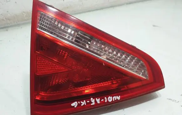 Audi A5 8T 8F Tailgate rear/tail lights 8T0945093