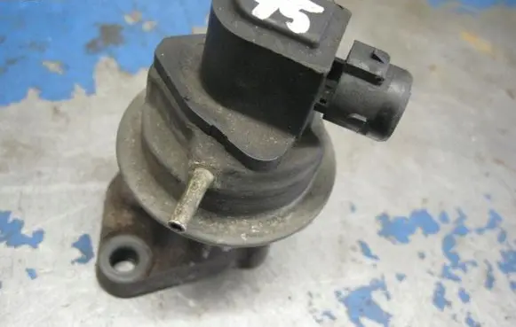 Honda Civic EGR valve