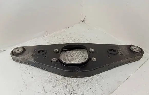 Mercedes-Benz CLS C219 Rear differential/diff mount bracket A2303521806