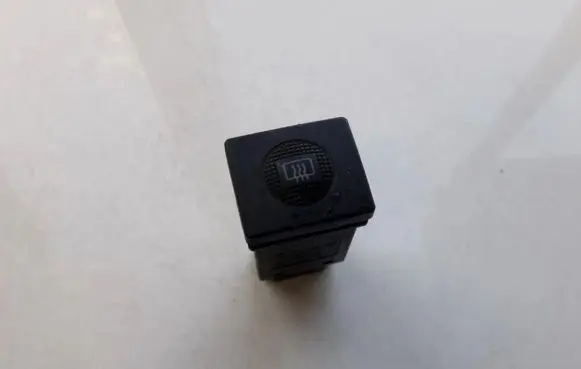 Volkswagen Golf III Windscreen/window heater switch 1h6959621