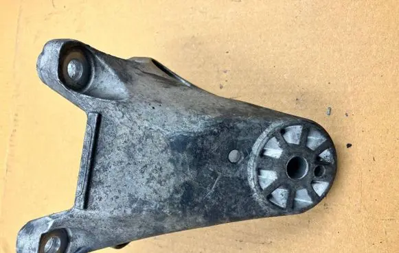 Porsche Cayenne (92A) Engine mounting bracket 7L8199307K CD01680 AC46000