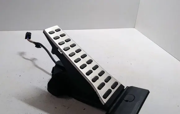 KIA Sportage Accelerator throttle pedal