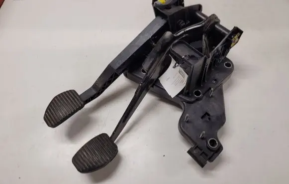 Citroen C5 Pedal assembly 9654751080