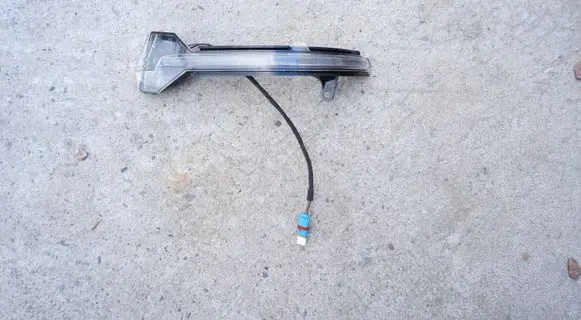 BMW 5 F10 F11 Mirror indicator light E0169101