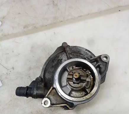 Volkswagen Touareg I Vacuum pump 070145209F