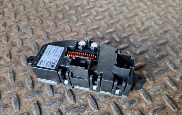 BMW 1 F40 Heater blower motor/fan resistor 7952061