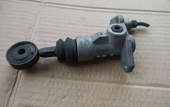 Audi A4 S4 B5 8D Clutch master cylinder 8D1721401