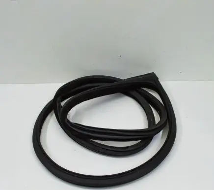 BMW 4 F32 F33 Rubber seal front door (on door) 7279742
