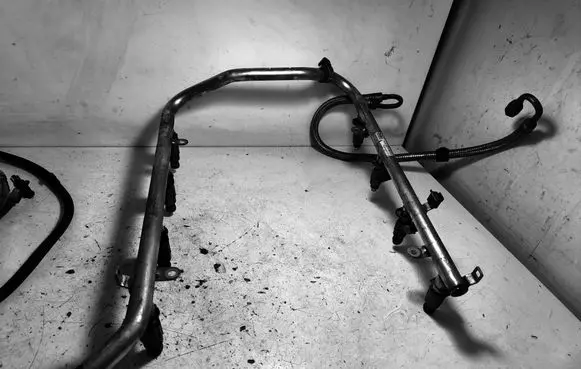 Mercedes-Benz S W220 Fuel main line pipe A1130700095 0280151040 0280155744