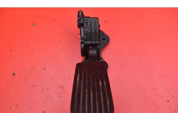 Hyundai i30 Accelerator throttle pedal 327002R320
