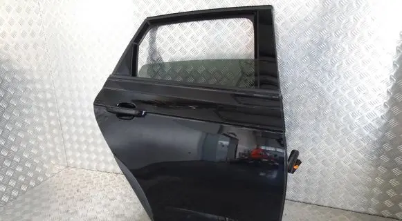 Volkswagen Taigo Rear door
