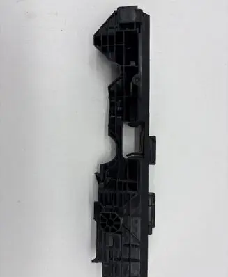 BMW X1 U11 Radiator mount bracket 9846977