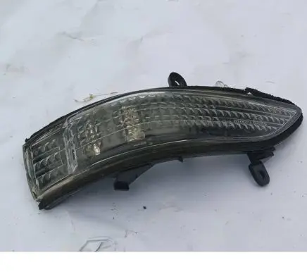Subaru Outback Mirror indicator light 84401AG070