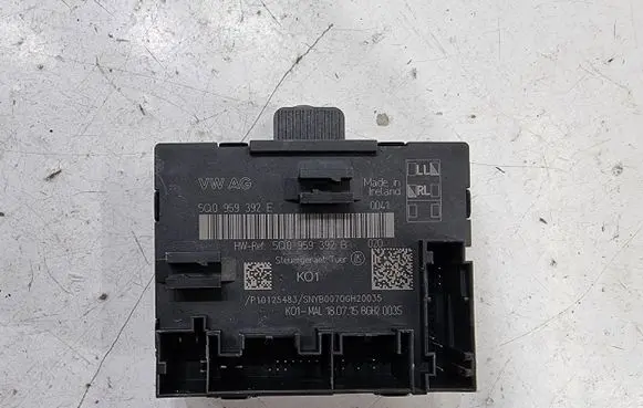 Audi A3 S3 8V Door control unit/module 5Q0959392E 5Q0959392B P10125483