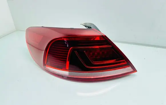 Volkswagen PASSAT CC Rear/tail lights 3C8945207T 81170101