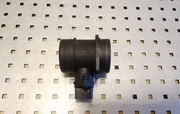 Skoda Octavia Mk1 (1U) Mass air flow meter 0281002531 038906461B