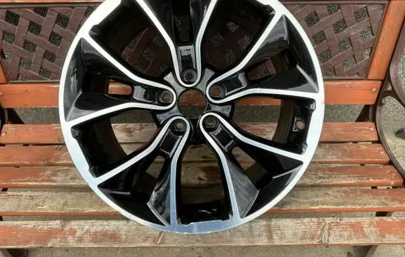 Hyundai i30 R19 alloy rim 