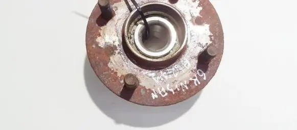 Nissan Almera N16 Rear wheel hub