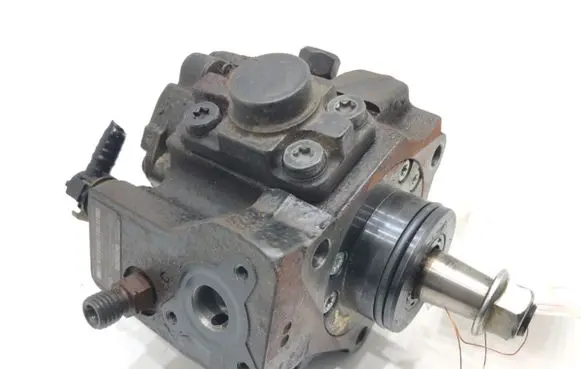 KIA Ceed Fuel injection high pressure pump 33100-2A420