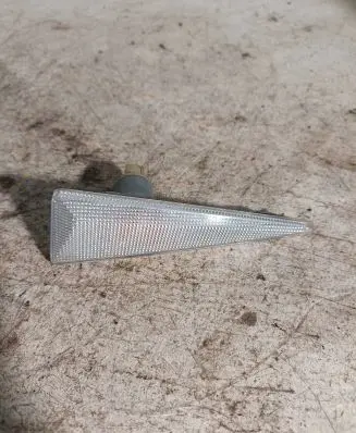 Renault Espace IV Front fender indicator light 8200027151 0215000F