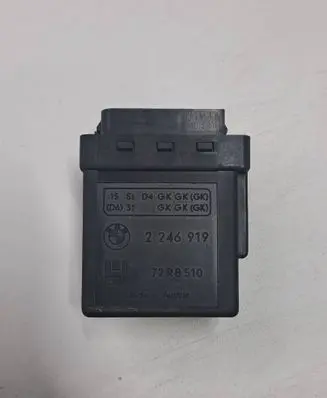 BMW 5 E39 Glow plug pre-heat relay 2246919