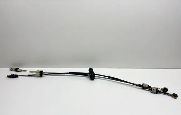 Opel Insignia A Gear shift cable linkage 55583306