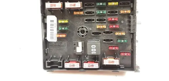 Volkswagen PASSAT B6 Fuse module 3C0937125