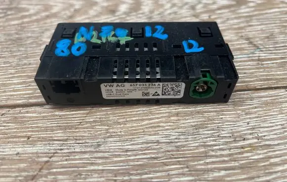 Skoda Enyaq iV USB socket connector 657035736A
