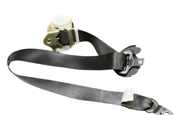 BMW X3 E83 Front seatbelt S13400711070 04B253GB0599D