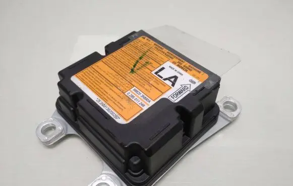 Nissan Leaf I (ZE0) Airbag control unit/module 988203NM0A 0285011248