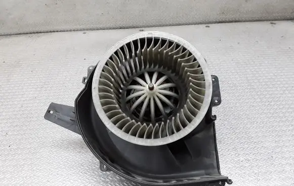 Volkswagen Polo Heater fan/blower 6Q1820015