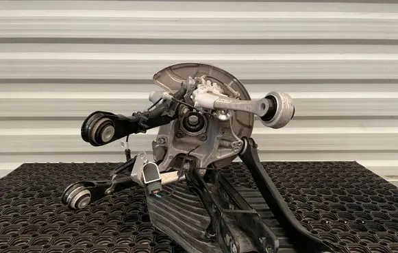 BMW 5 G30 G31 G38 Stub axle 