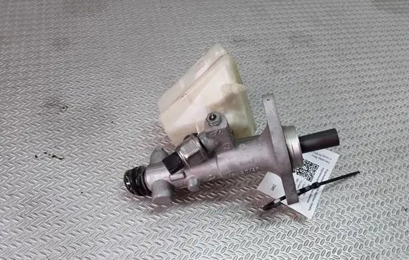Mercedes-Benz C W202 Master brake cylinder A2034300002