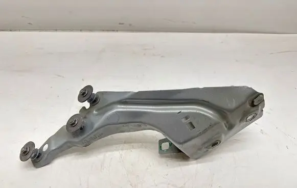 Audi Q5 SQ5 Fender mounting bracket 80A821131A