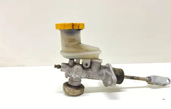Subaru Outback Master brake cylinder