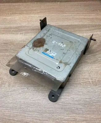 Mazda 323 Engine control unit/module ECU B3S818881 E2T84881M B3S8