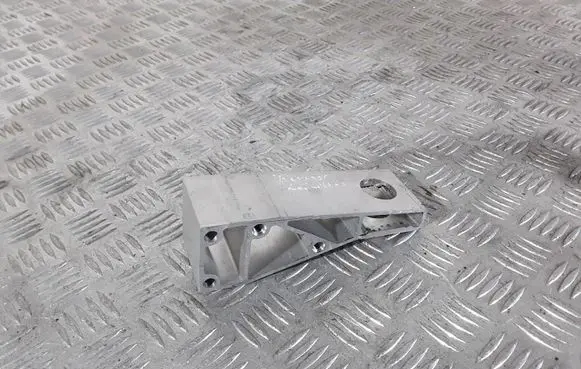 Mercedes-Benz S W222 Radiator mount bracket A2226261331