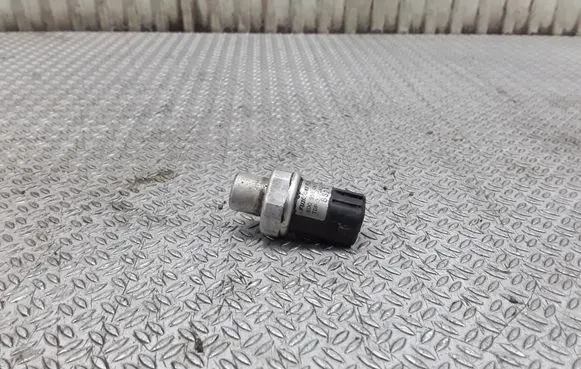 Audi A8 S8 D2 4D Air conditioning (A/C) pressure sensor 8D0959482
