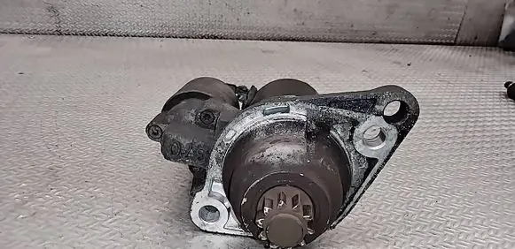 Volkswagen Touran I Starter motor 0001120410 AAH911023A