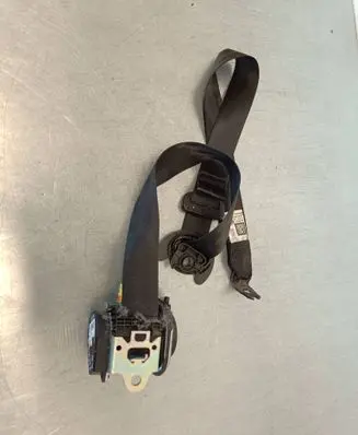 Volkswagen Sharan Rear seatbelt 002L000 617970400 H10355