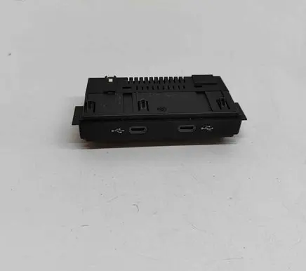 Volkswagen ID.4 USB socket connector 5NA035700