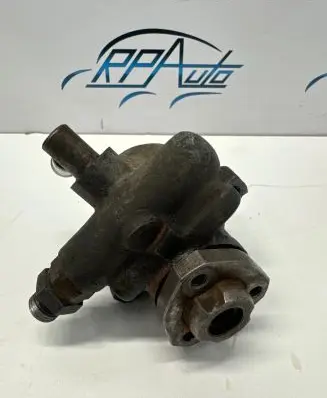 Volkswagen Golf III Power steering pump 7849701