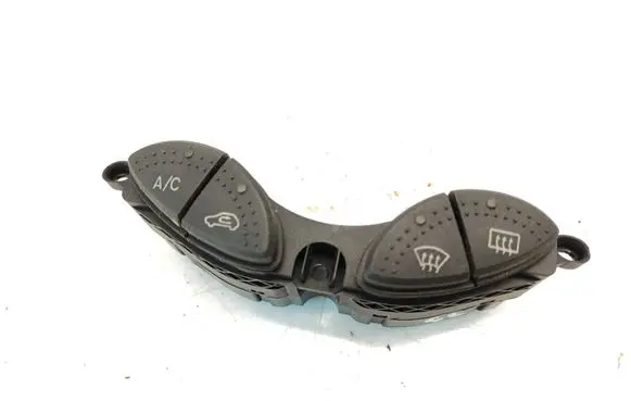 Ford Focus Windscreen/window heater switch 98AG19A945CH