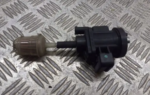 Mercedes-Benz A W168 Valve vacuum 4715396
